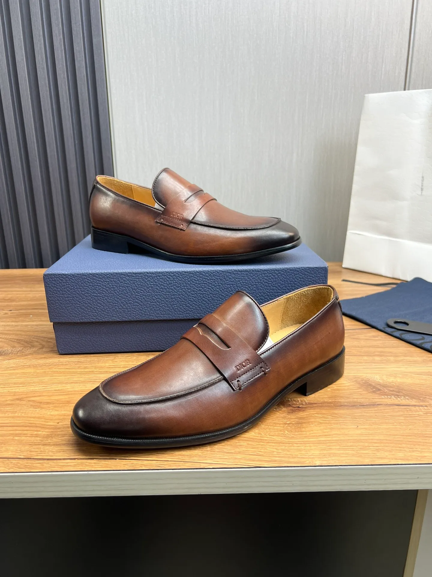 Men's men's shoes 💰540💰 Dior men's business casual leather shoes 👞all made of imported original brand leather, just to create a more comfortable wearing experience, upper: original cowhide ➕ imported cowhide lining, original non-slip and wear-resistant rubber outsole ✔️36-45 (45 non-returnable)